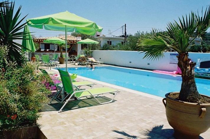Skala Apartments Agia Marina  Екстер'єр фото